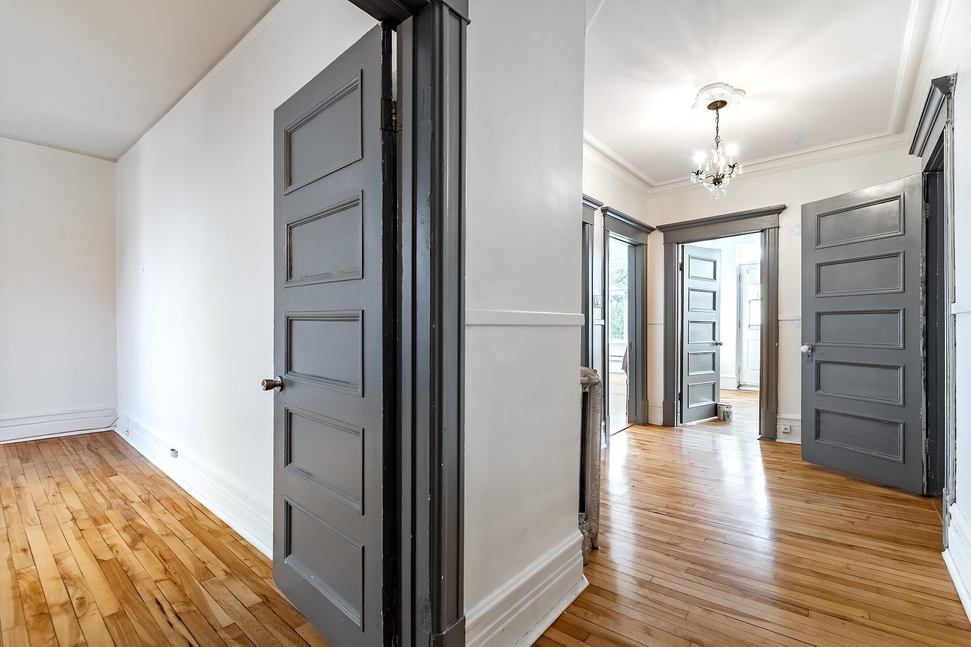 









7461


Av. De L'Épée

,
Montréal (Villeray/Saint-Michel/Parc-Extension),




QC
H3N2E4

