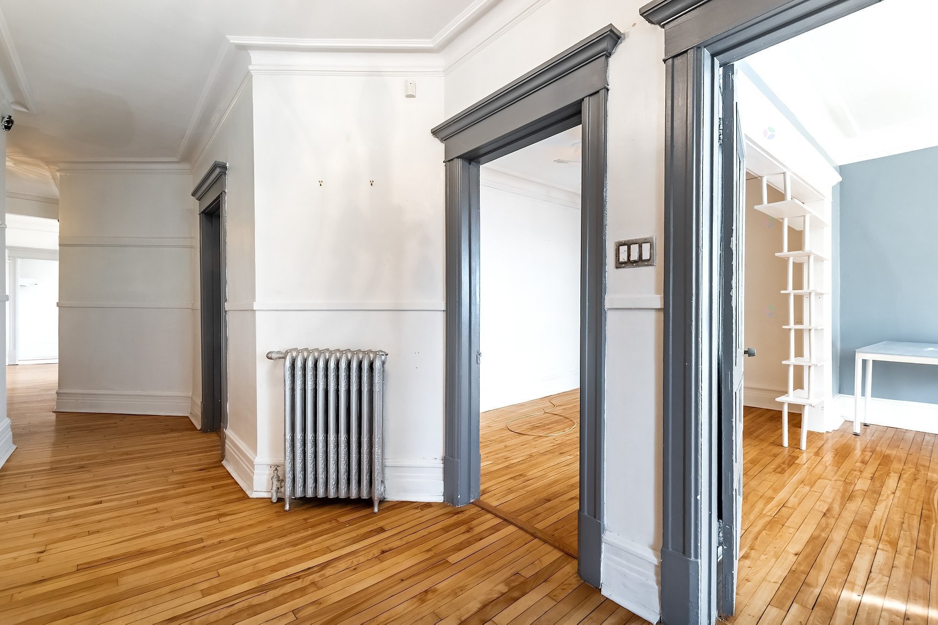 









7461


Av. De L'Épée

,
Montréal (Villeray/Saint-Michel/Parc-Extension),




QC
H3N2E4

