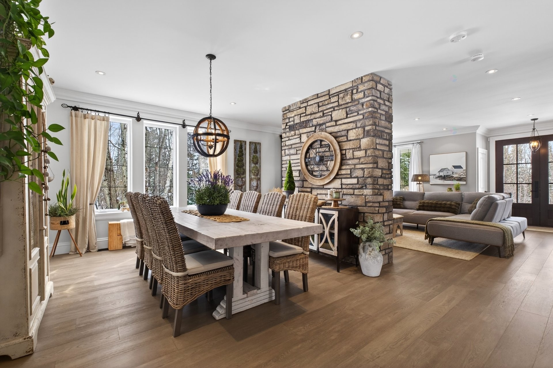 









435


Ch. du Domaine

,
Saint-Denis-de-Brompton,




QC
J0B2P0

