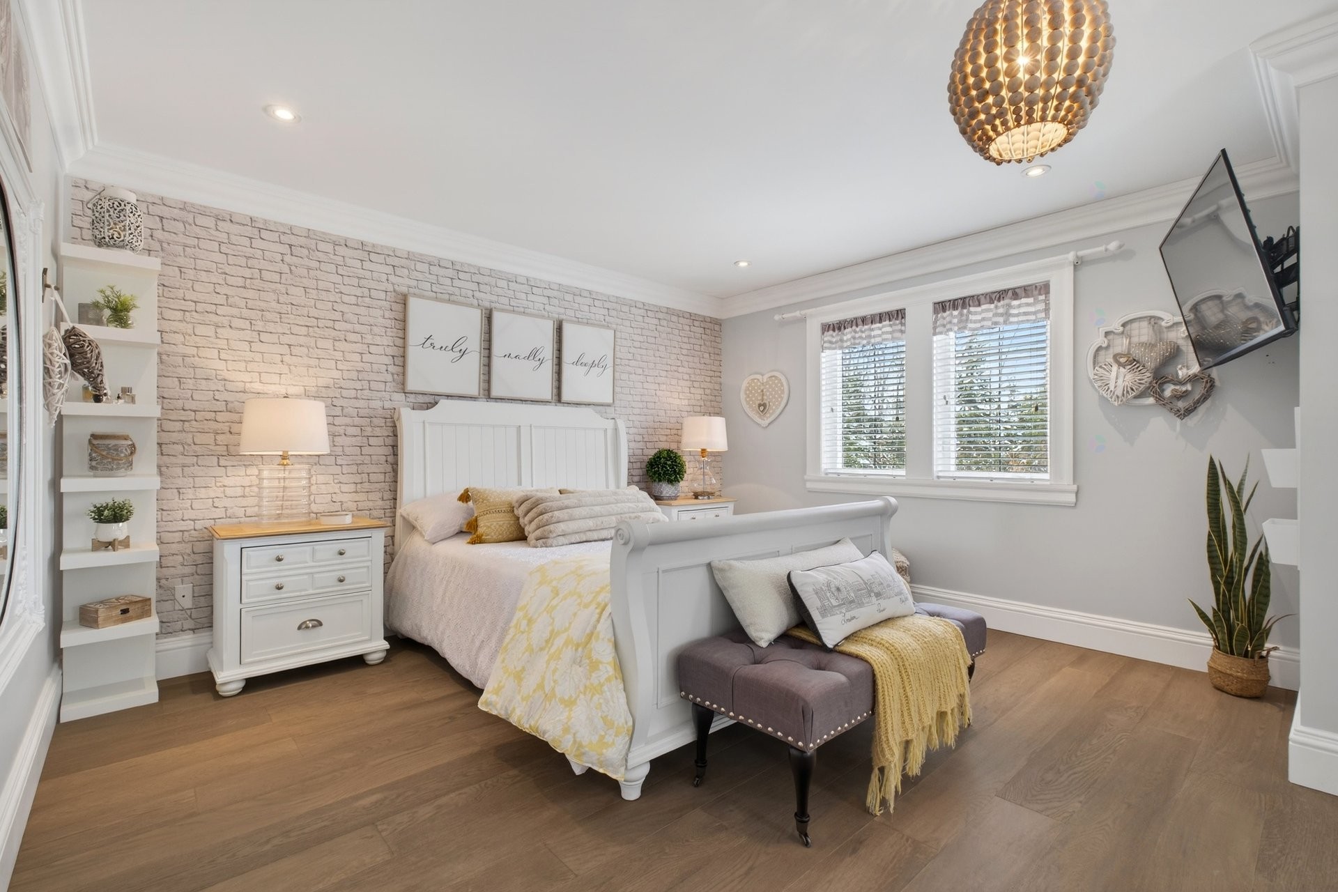 









435


Ch. du Domaine

,
Saint-Denis-de-Brompton,




QC
J0B2P0

