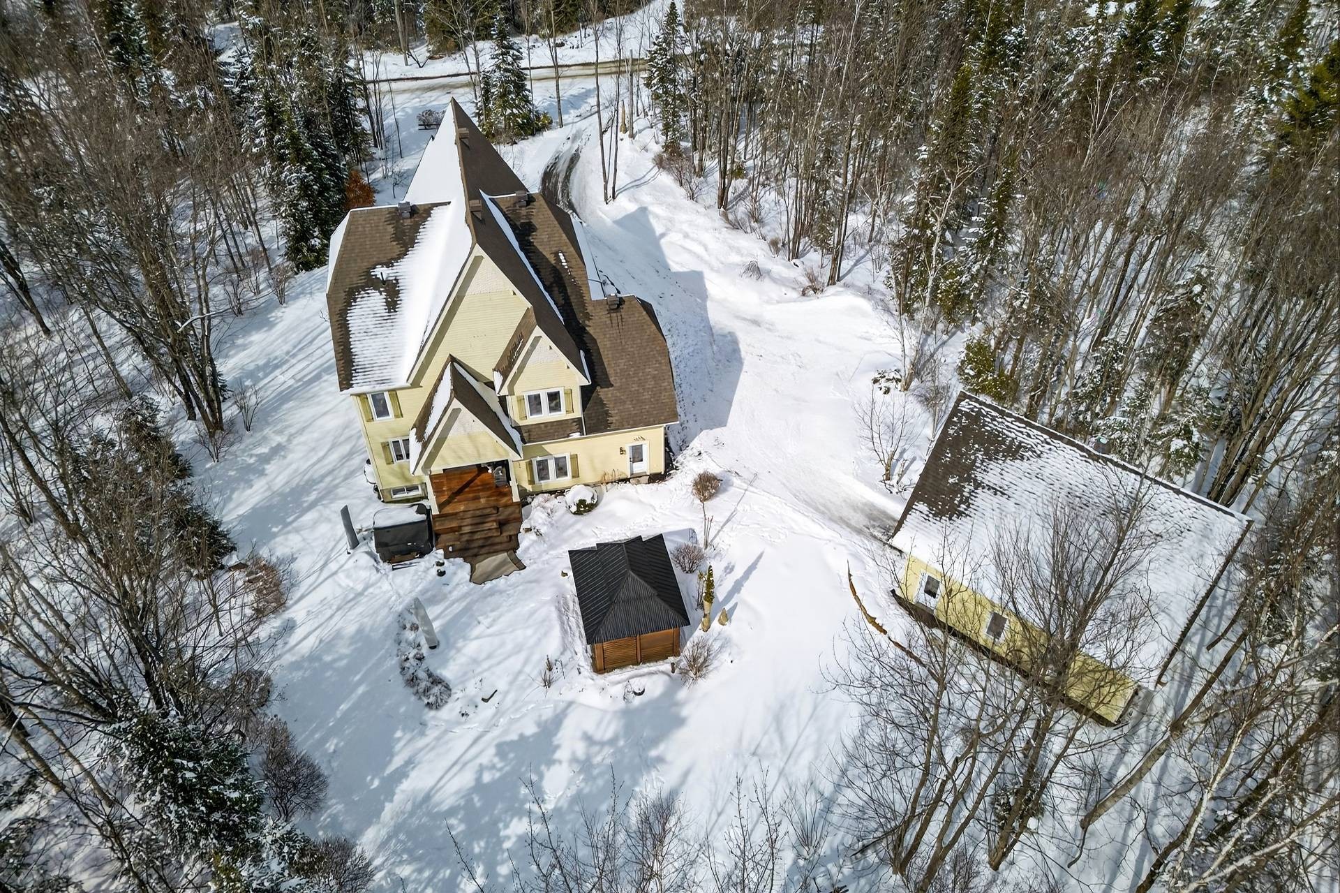 









435


Ch. du Domaine

,
Saint-Denis-de-Brompton,




QC
J0B2P0

