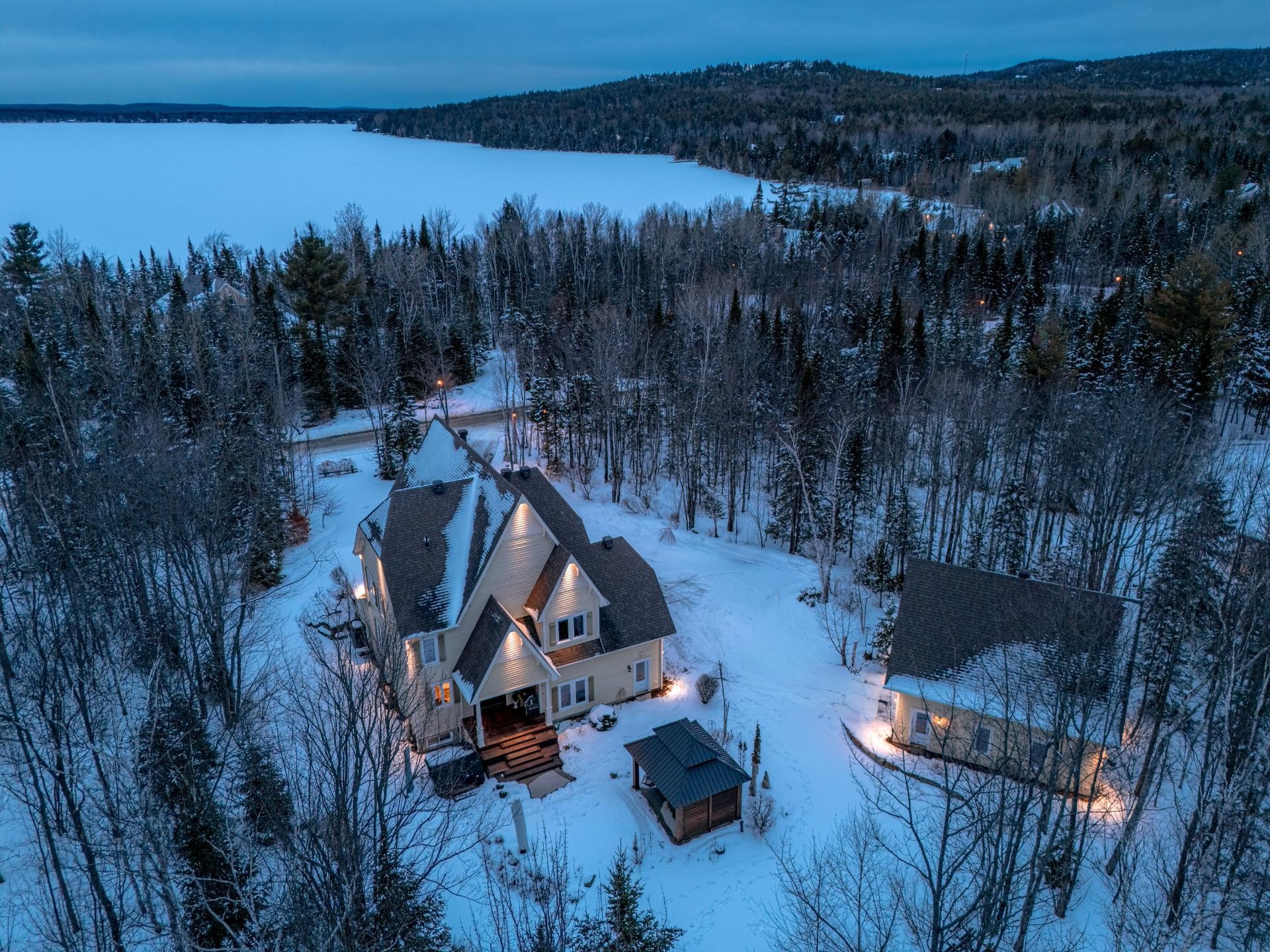 









435


Ch. du Domaine

,
Saint-Denis-de-Brompton,




QC
J0B2P0

