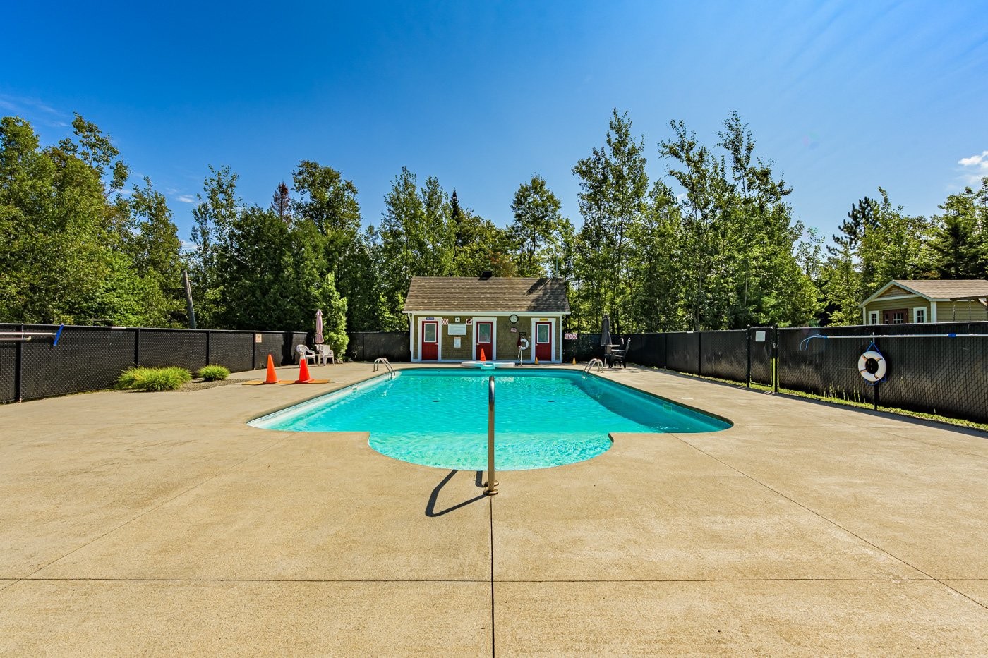 









435


Ch. du Domaine

,
Saint-Denis-de-Brompton,




QC
J0B2P0

