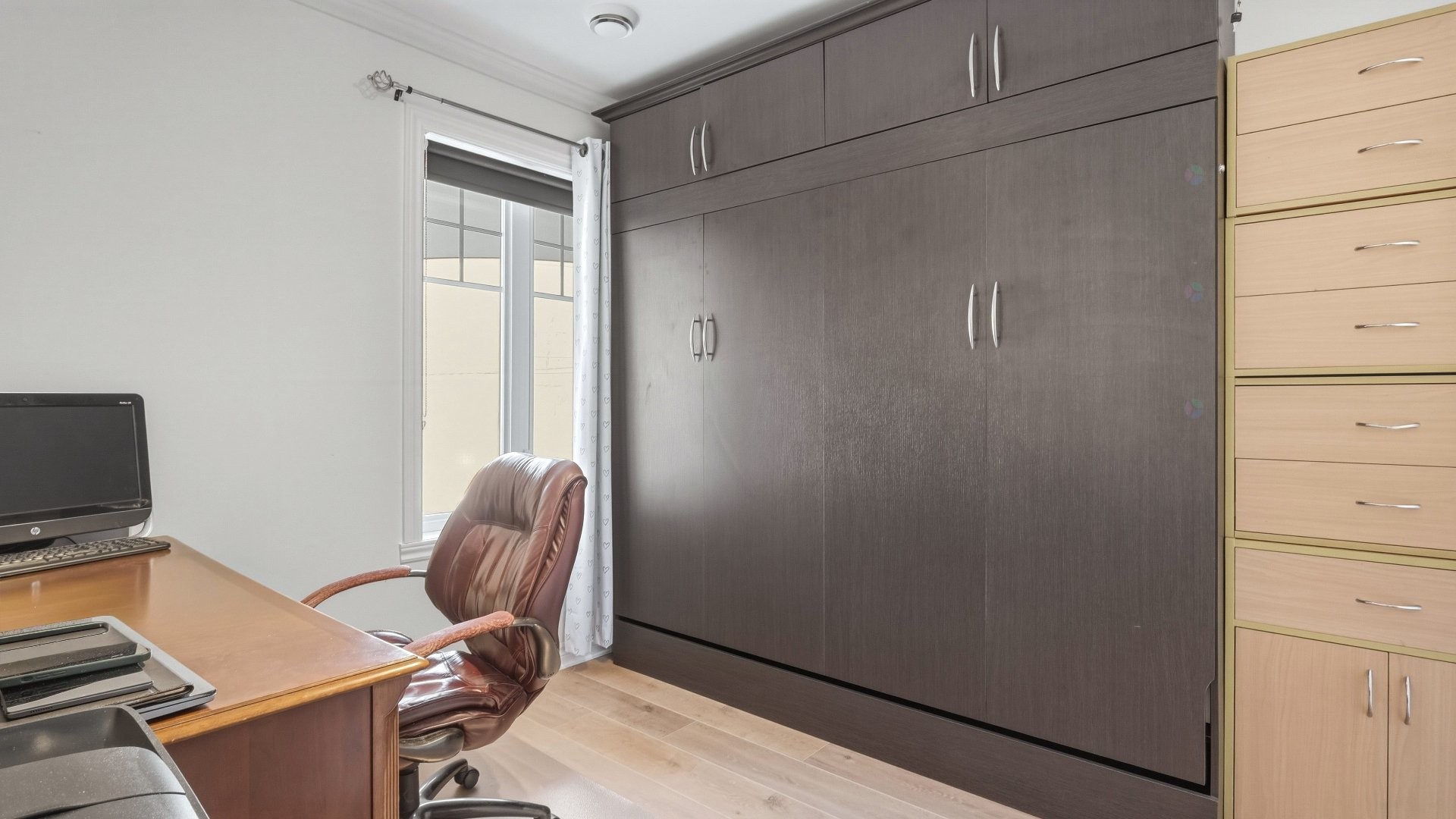









288


Rg des Vingt

, 202,
Saint-Basile-le-Grand,




QC
J3N0A9

