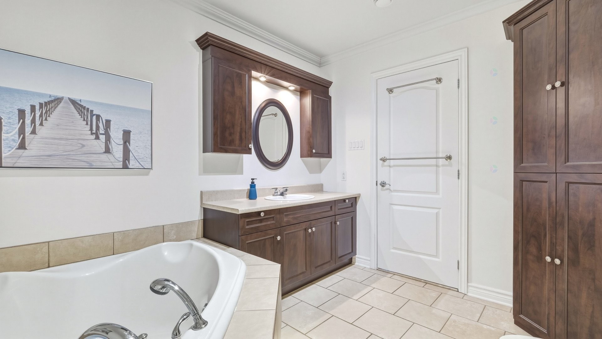 









288


Rg des Vingt

, 202,
Saint-Basile-le-Grand,




QC
J3N0A9

