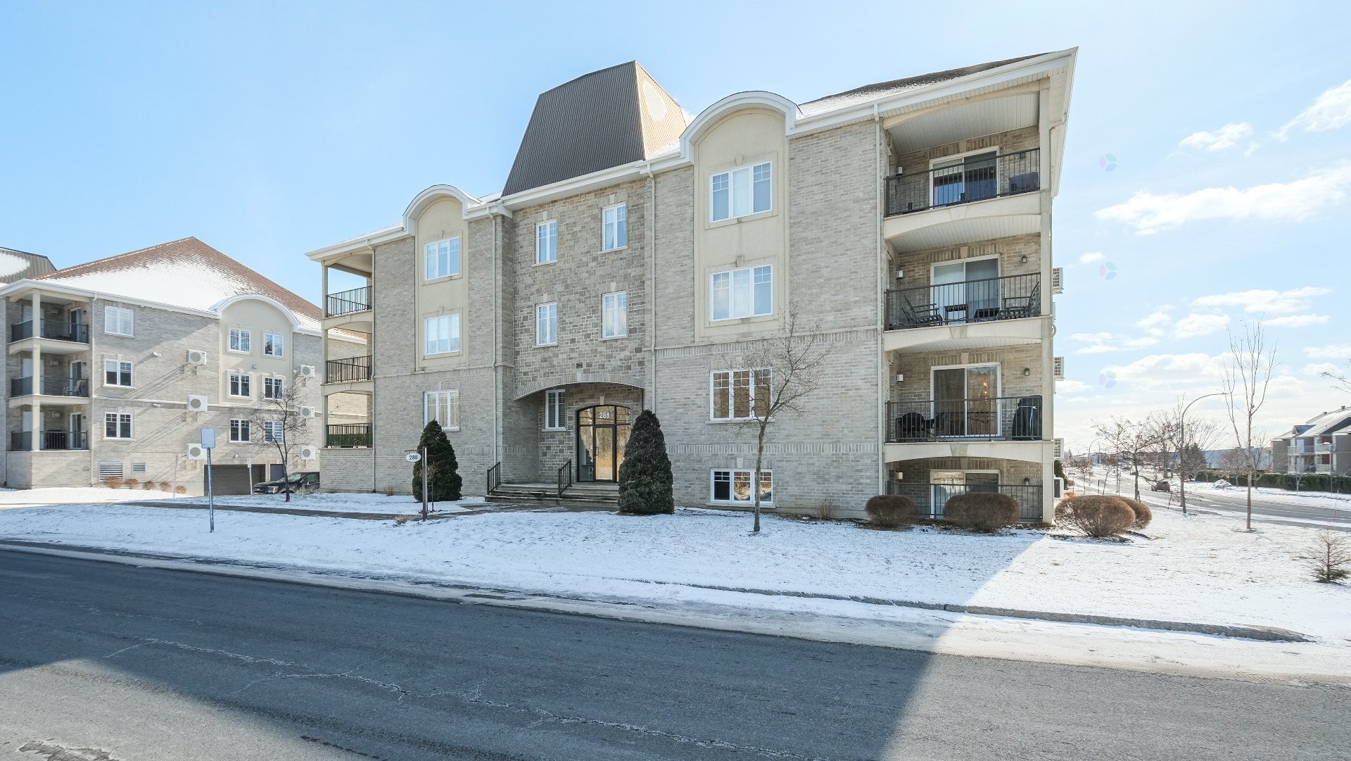 









288


Rg des Vingt

, 202,
Saint-Basile-le-Grand,




QC
J3N0A9

