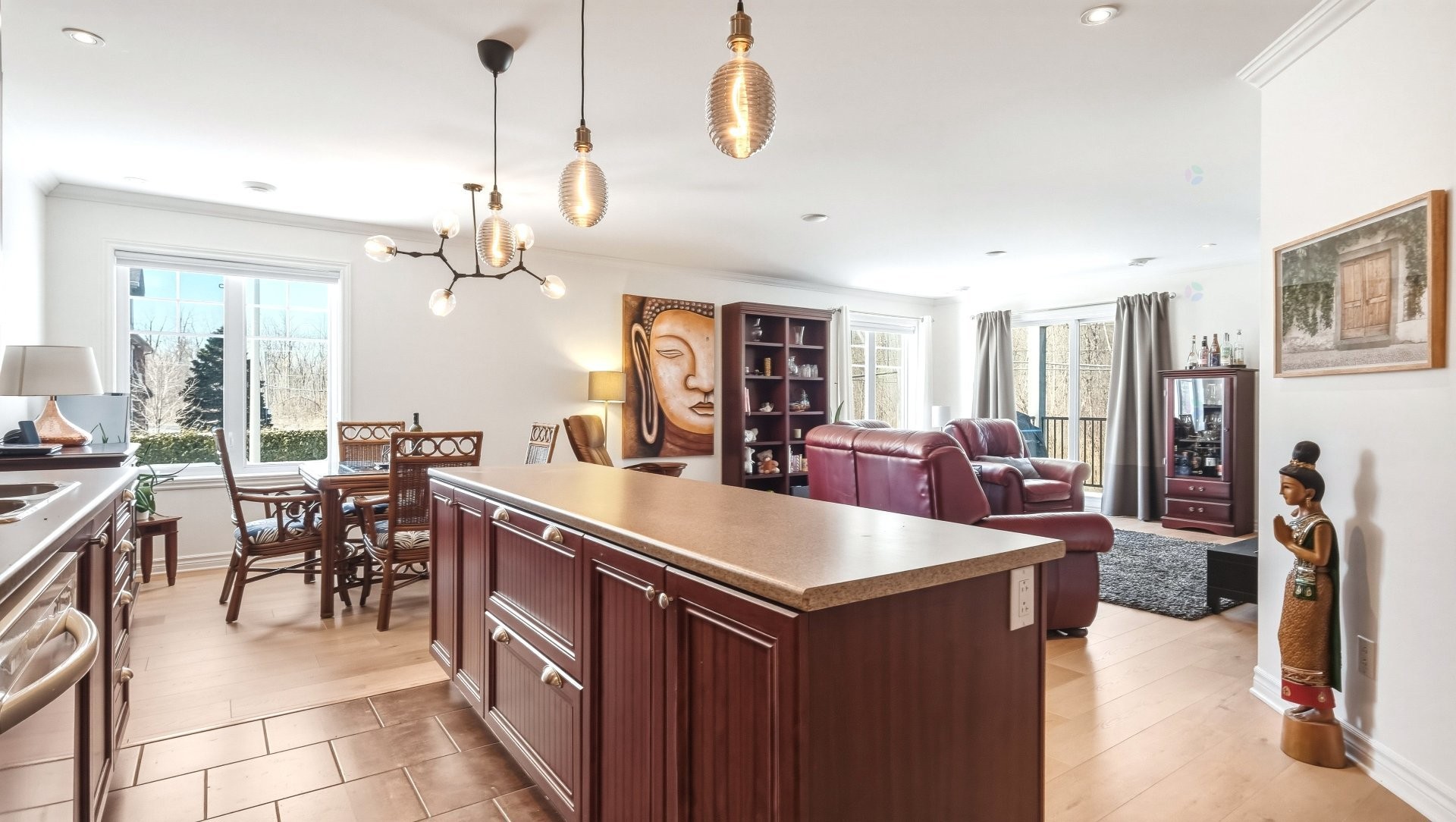 









288


Rg des Vingt

, 202,
Saint-Basile-le-Grand,




QC
J3N0A9

