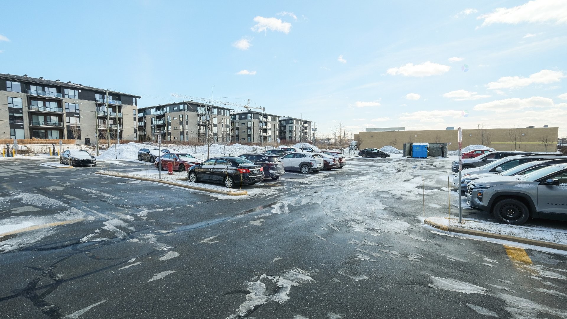 









288


Rg des Vingt

, 202,
Saint-Basile-le-Grand,




QC
J3N0A9

