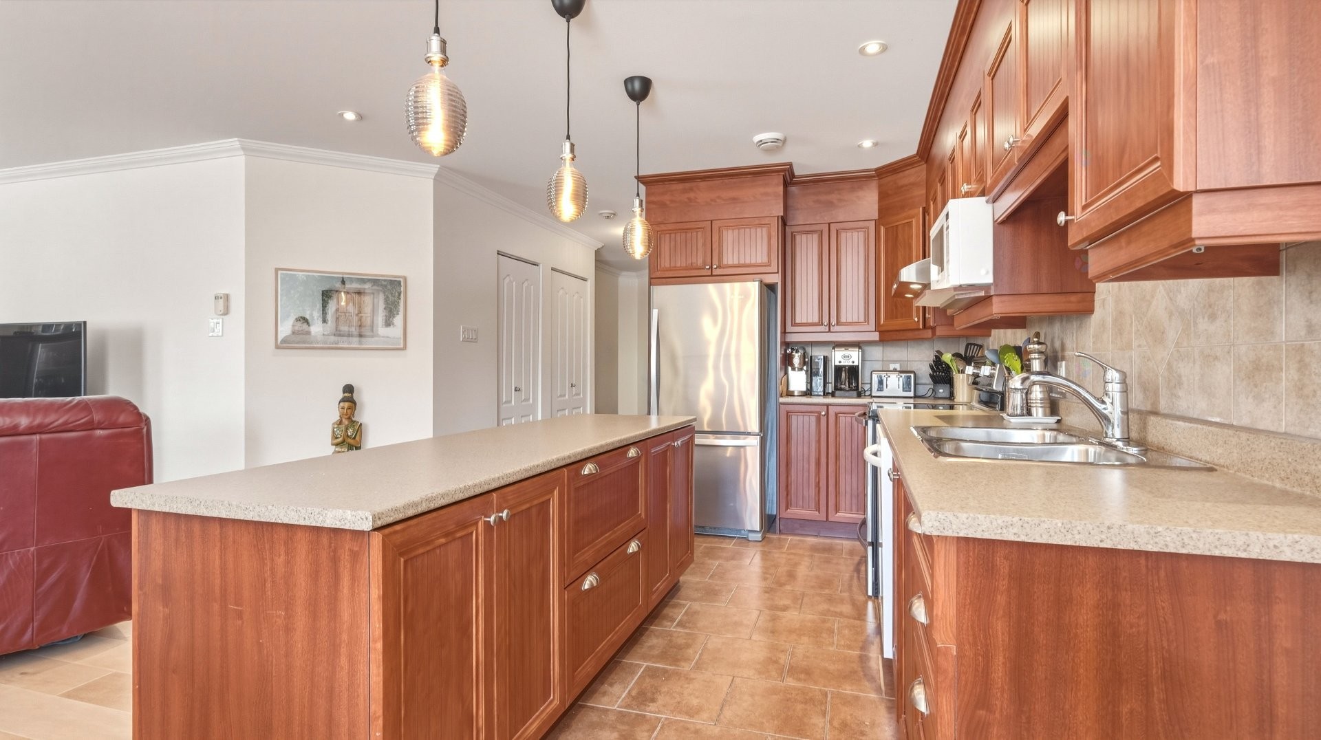 









288


Rg des Vingt

, 202,
Saint-Basile-le-Grand,




QC
J3N0A9


