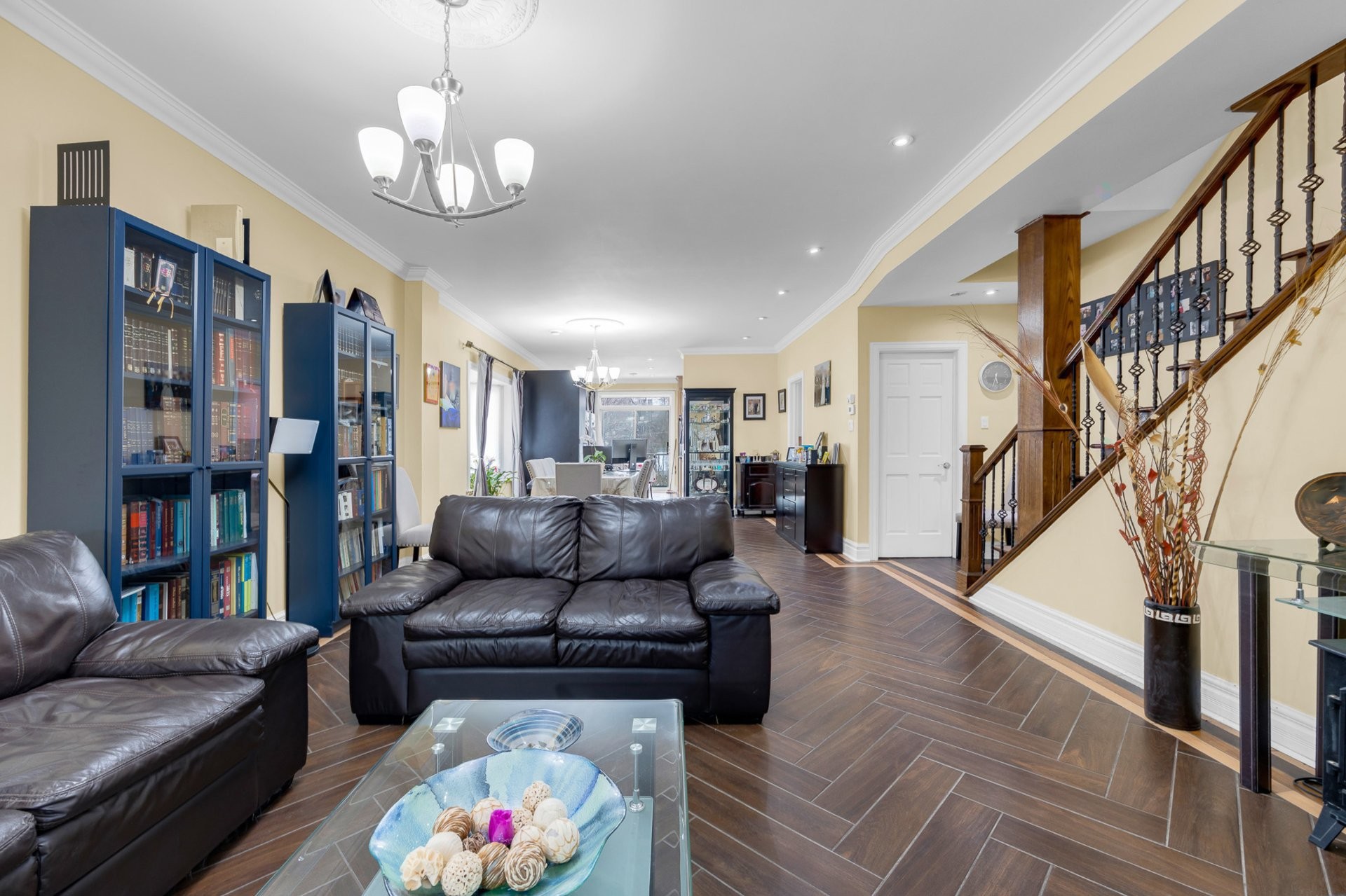 









6918

 - 6918A


Rue Lemieux

,
Montréal (Côte-des-Neiges/Notre-Dame-de-Grâce),




QC
H3W2V9

