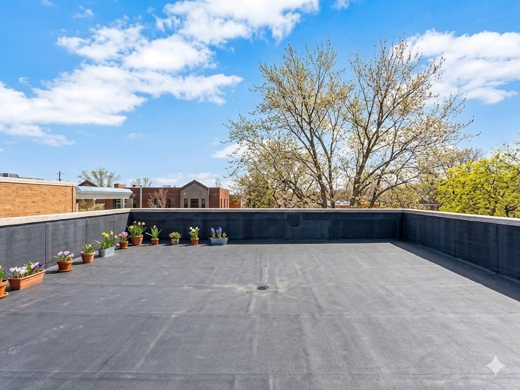 









6918

 - 6918A


Rue Lemieux

,
Montréal (Côte-des-Neiges/Notre-Dame-de-Grâce),




QC
H3W2V9

