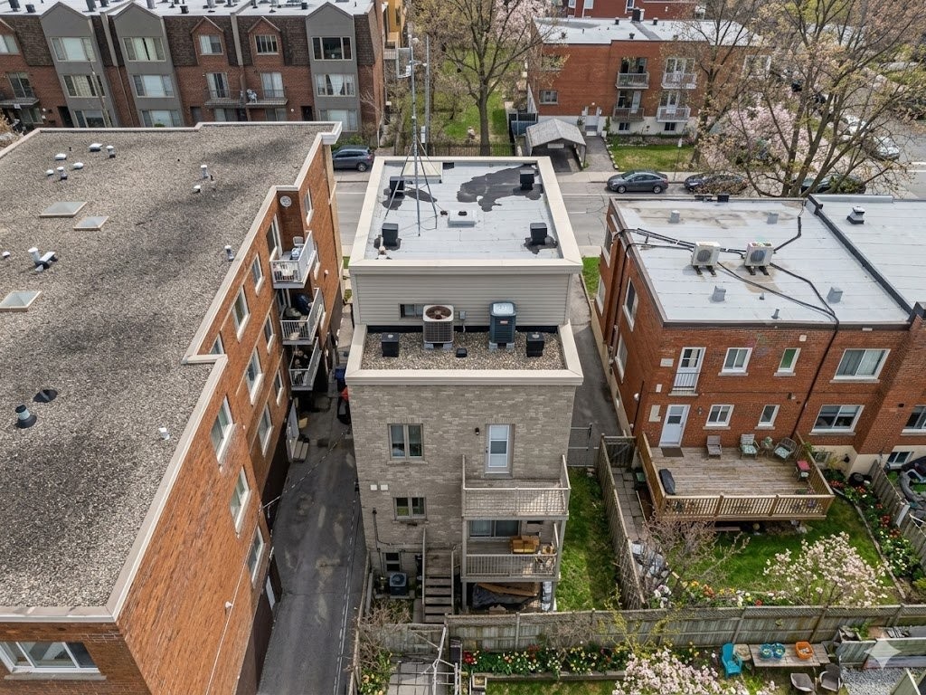 









6918

 - 6918A


Rue Lemieux

,
Montréal (Côte-des-Neiges/Notre-Dame-de-Grâce),




QC
H3W2V9

