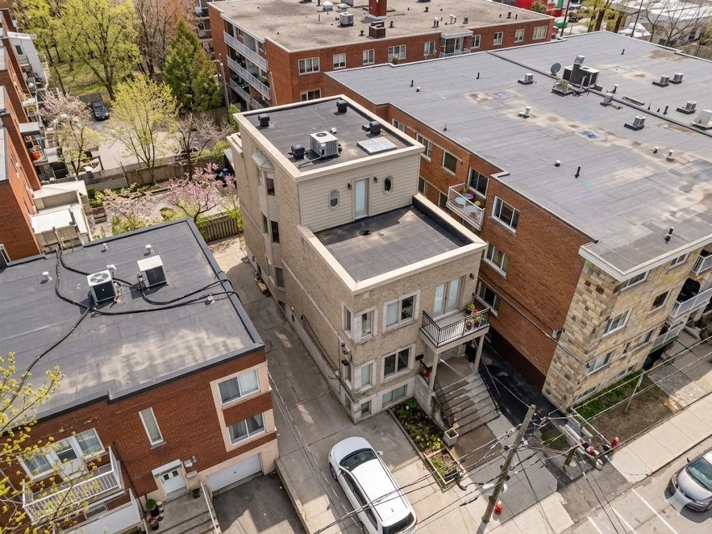 









6918

 - 6918A


Rue Lemieux

,
Montréal (Côte-des-Neiges/Notre-Dame-de-Grâce),




QC
H3W2V9

