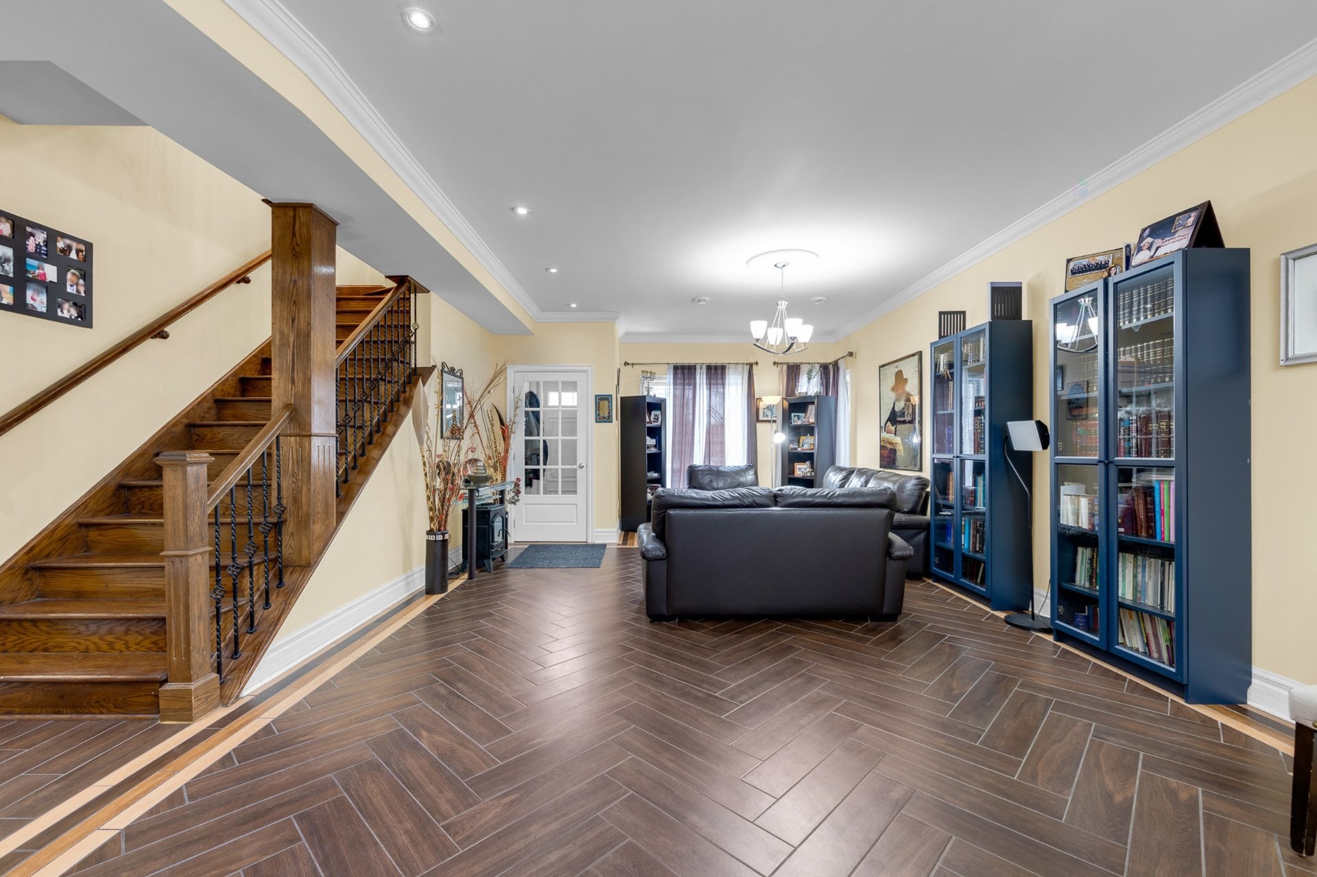 









6918

 - 6918A


Rue Lemieux

,
Montréal (Côte-des-Neiges/Notre-Dame-de-Grâce),




QC
H3W2V9

