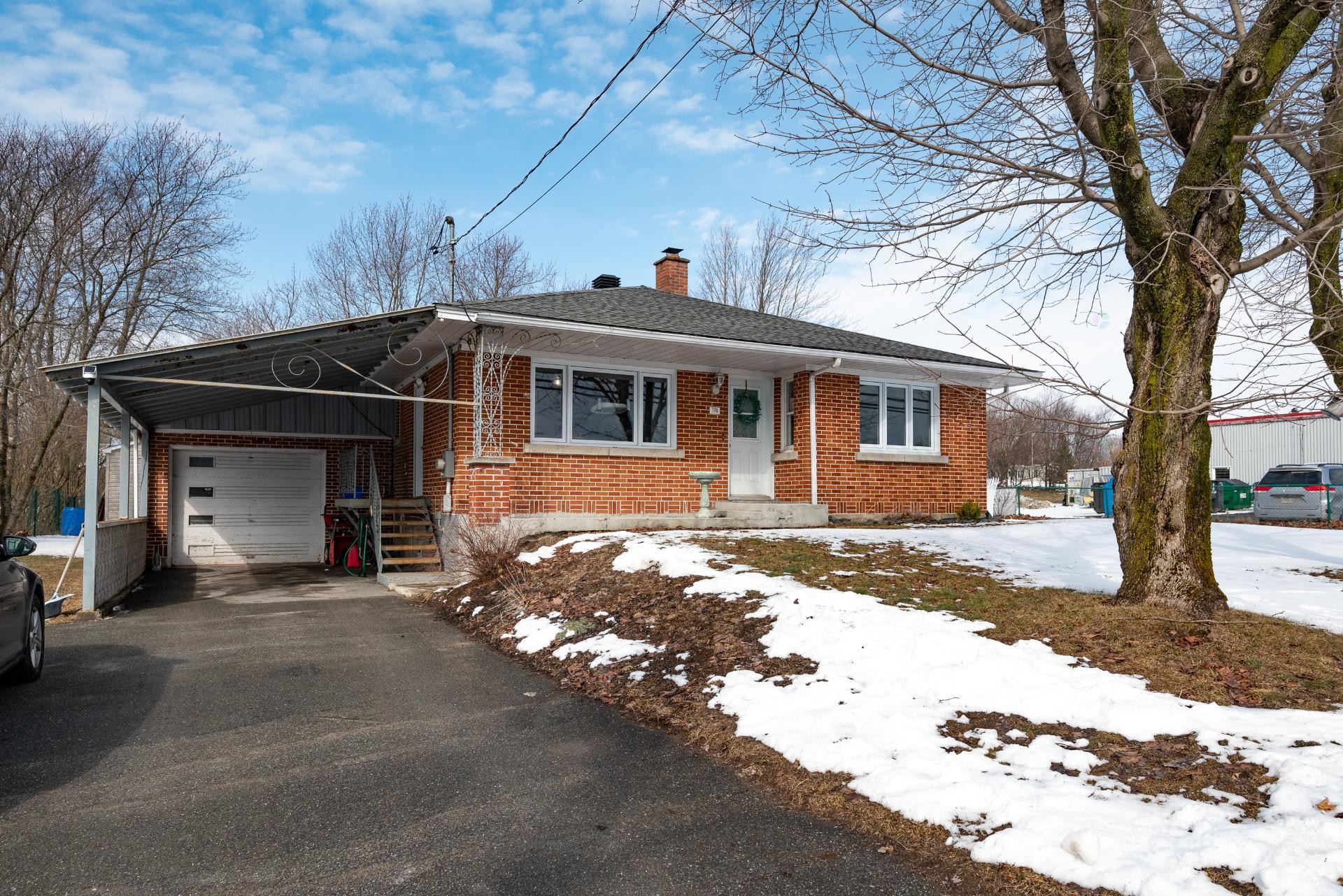 









790


Rue Dufferin

,
Granby,




QC
J2H3G9

