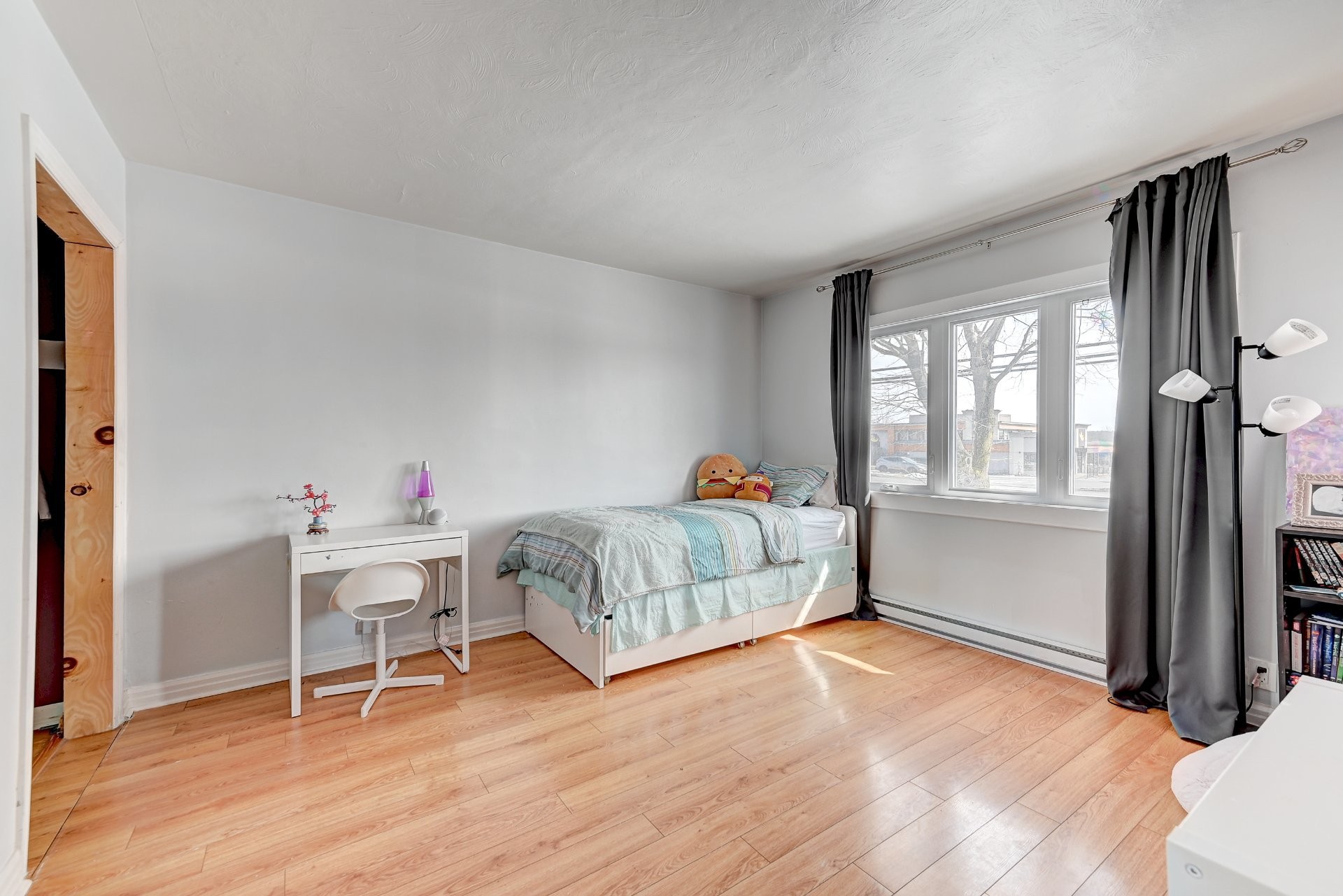 









790


Rue Dufferin

,
Granby,




QC
J2H3G9

