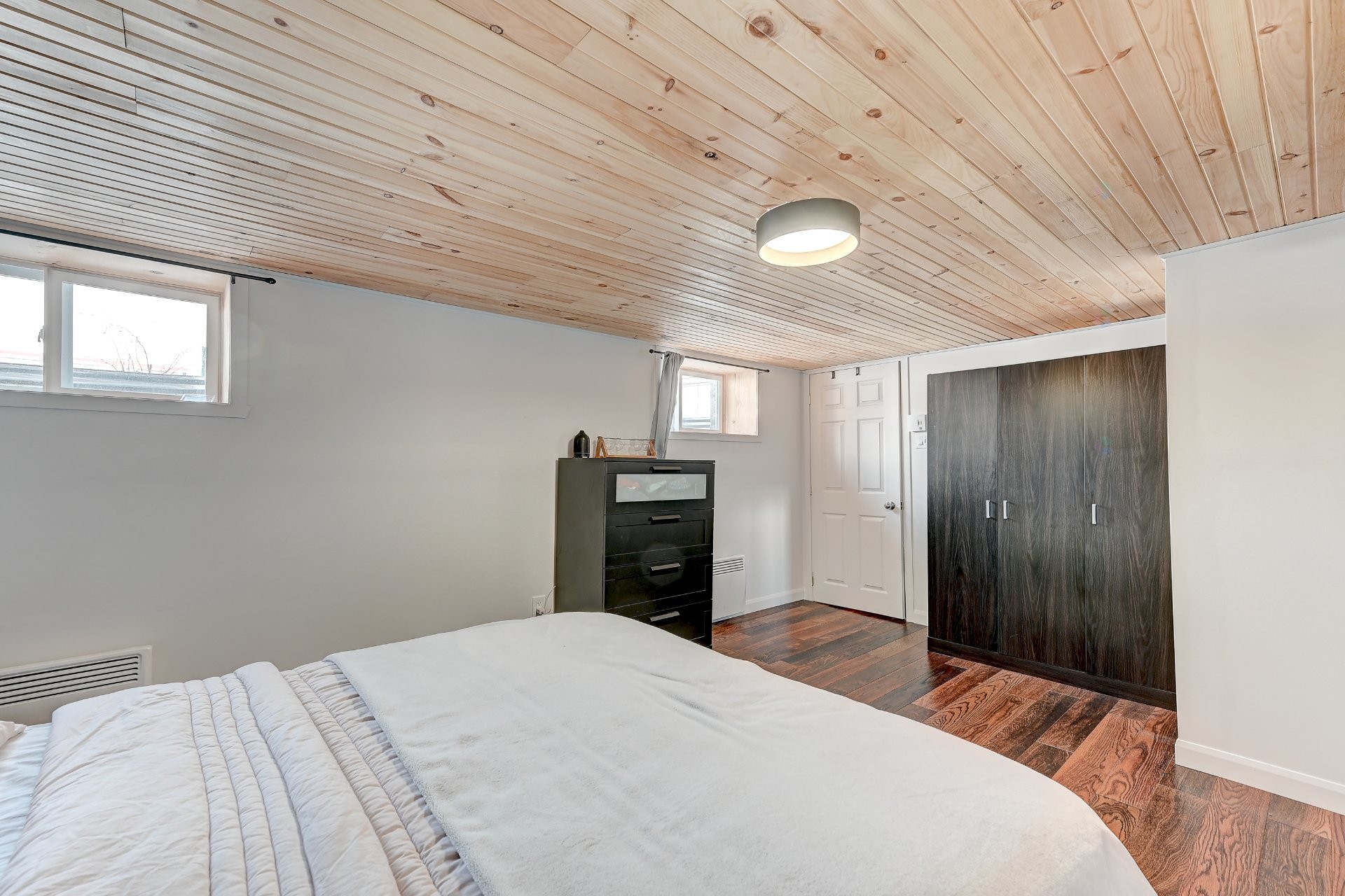 









790


Rue Dufferin

,
Granby,




QC
J2H3G9

