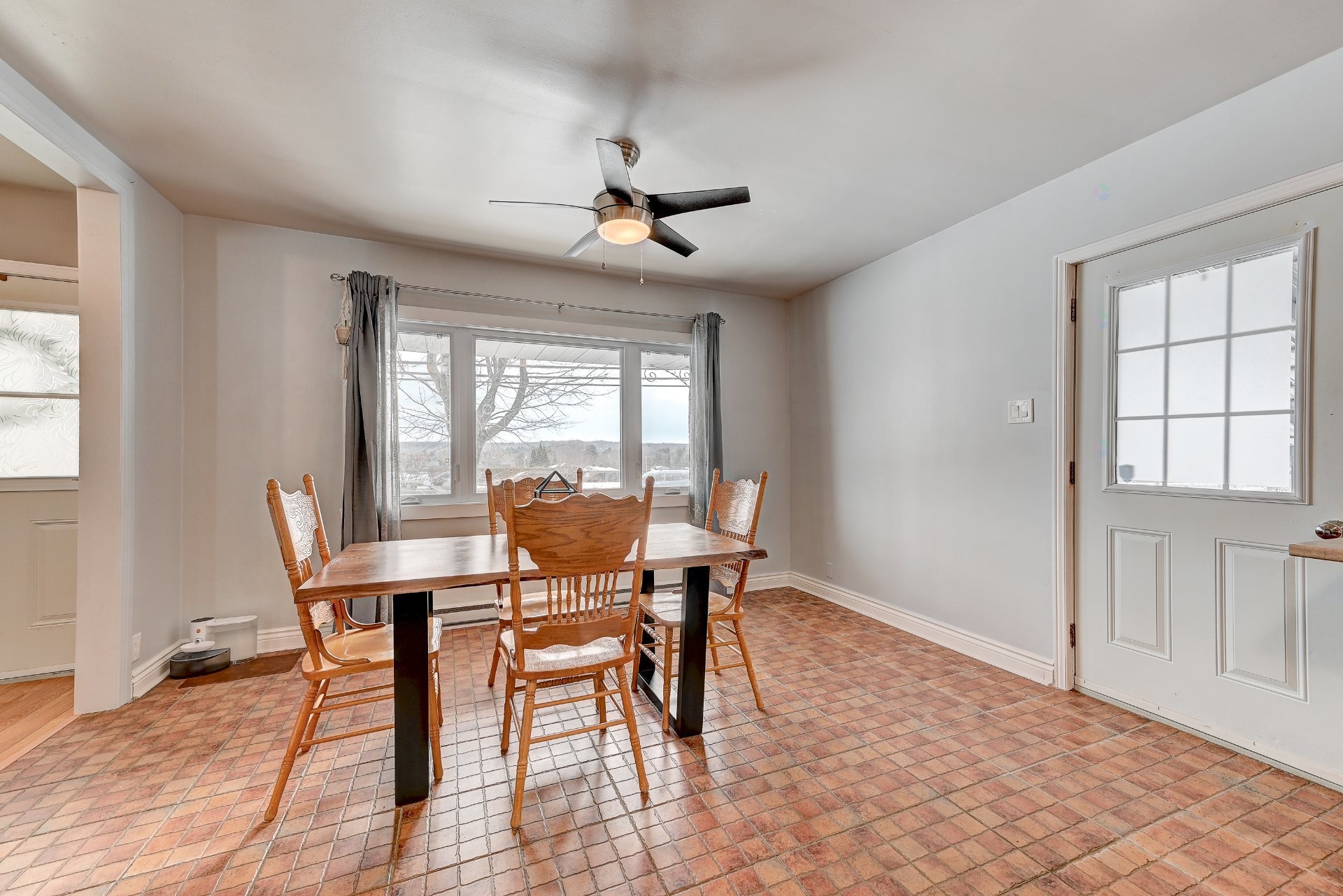 









790


Rue Dufferin

,
Granby,




QC
J2H3G9

