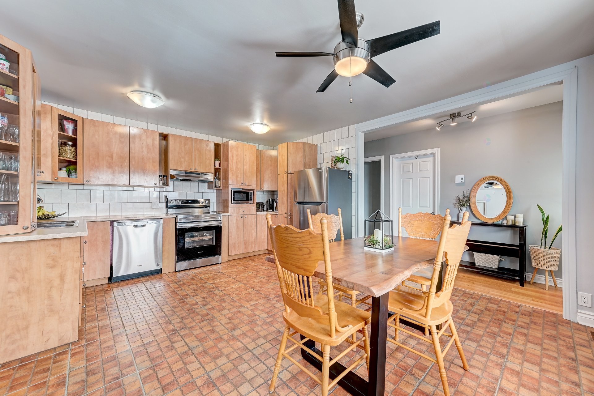 









790


Rue Dufferin

,
Granby,




QC
J2H3G9

