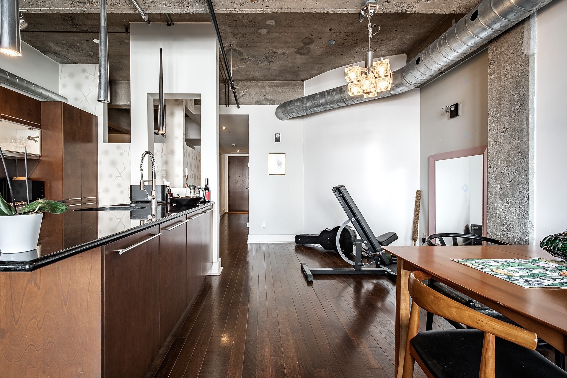 









1625


Rue Clark

, 509,
Montréal (Ville-Marie),




QC
H2X2R4

