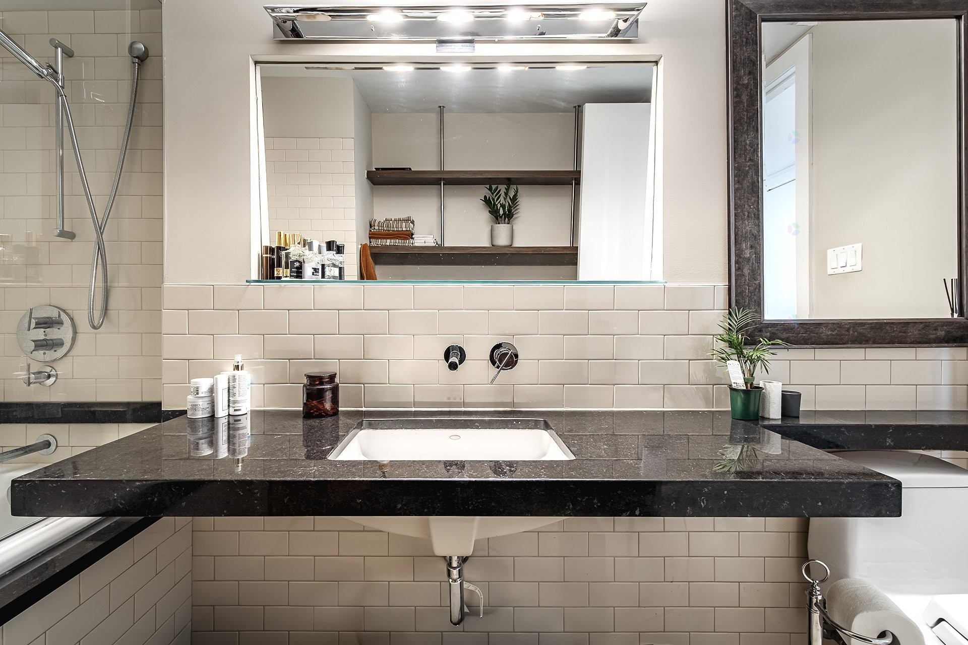 









1625


Rue Clark

, 509,
Montréal (Ville-Marie),




QC
H2X2R4

