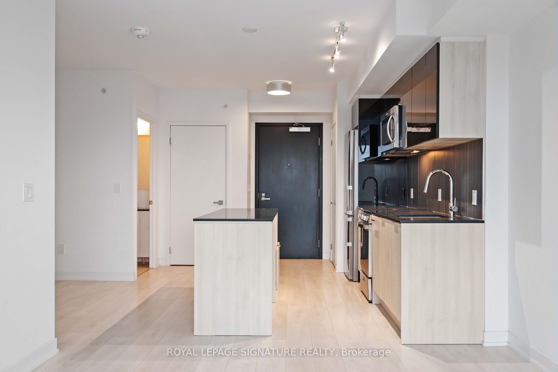 









31


Tippett

Road, 332,
Toronto,




ON
M3H 0C8

