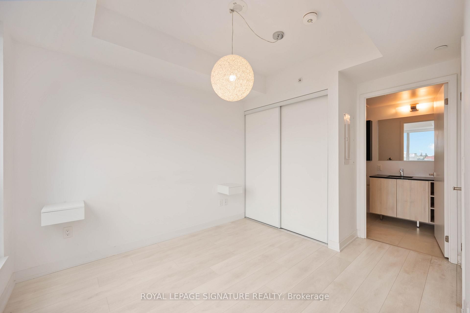 









31


Tippett

Road, 332,
Toronto,




ON
M3H 0C8

