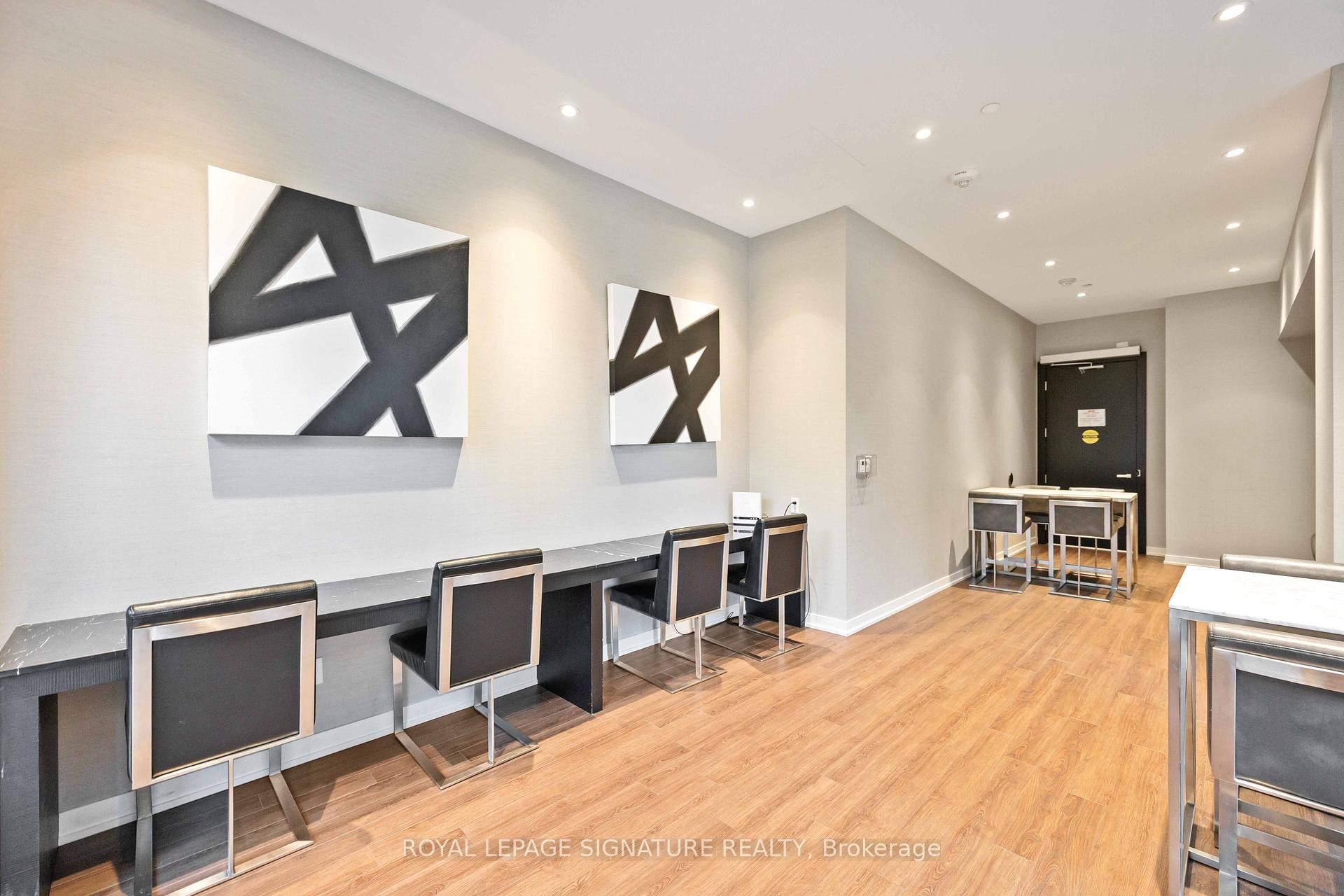 









31


Tippett

Road, 332,
Toronto,




ON
M3H 0C8

