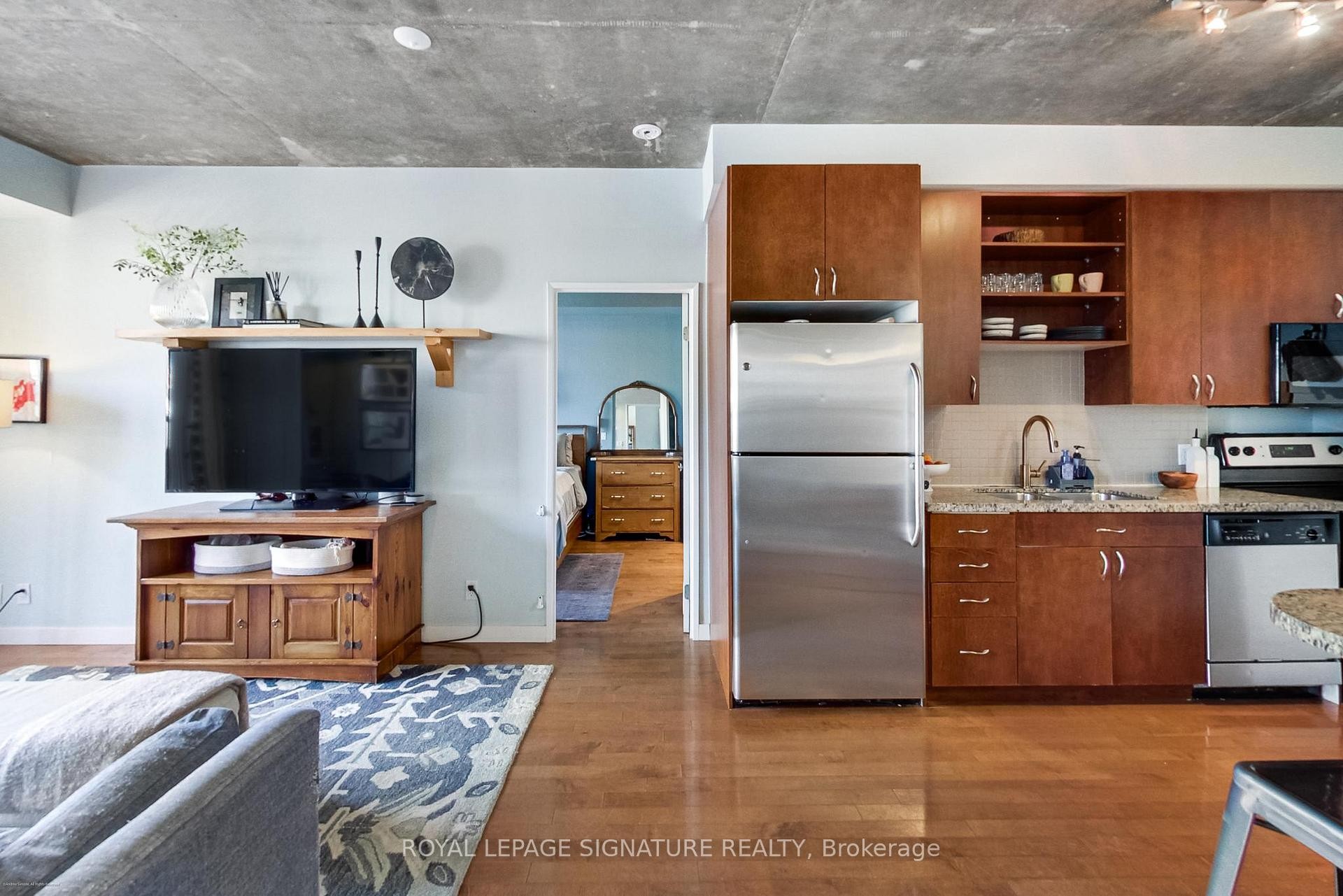 









1005


King

Street West, 718,
Toronto,




ON
M6K 3M8

