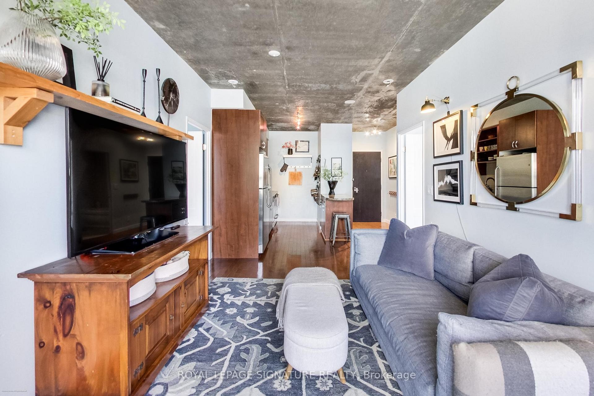 









1005


King

Street West, 718,
Toronto,




ON
M6K 3M8

