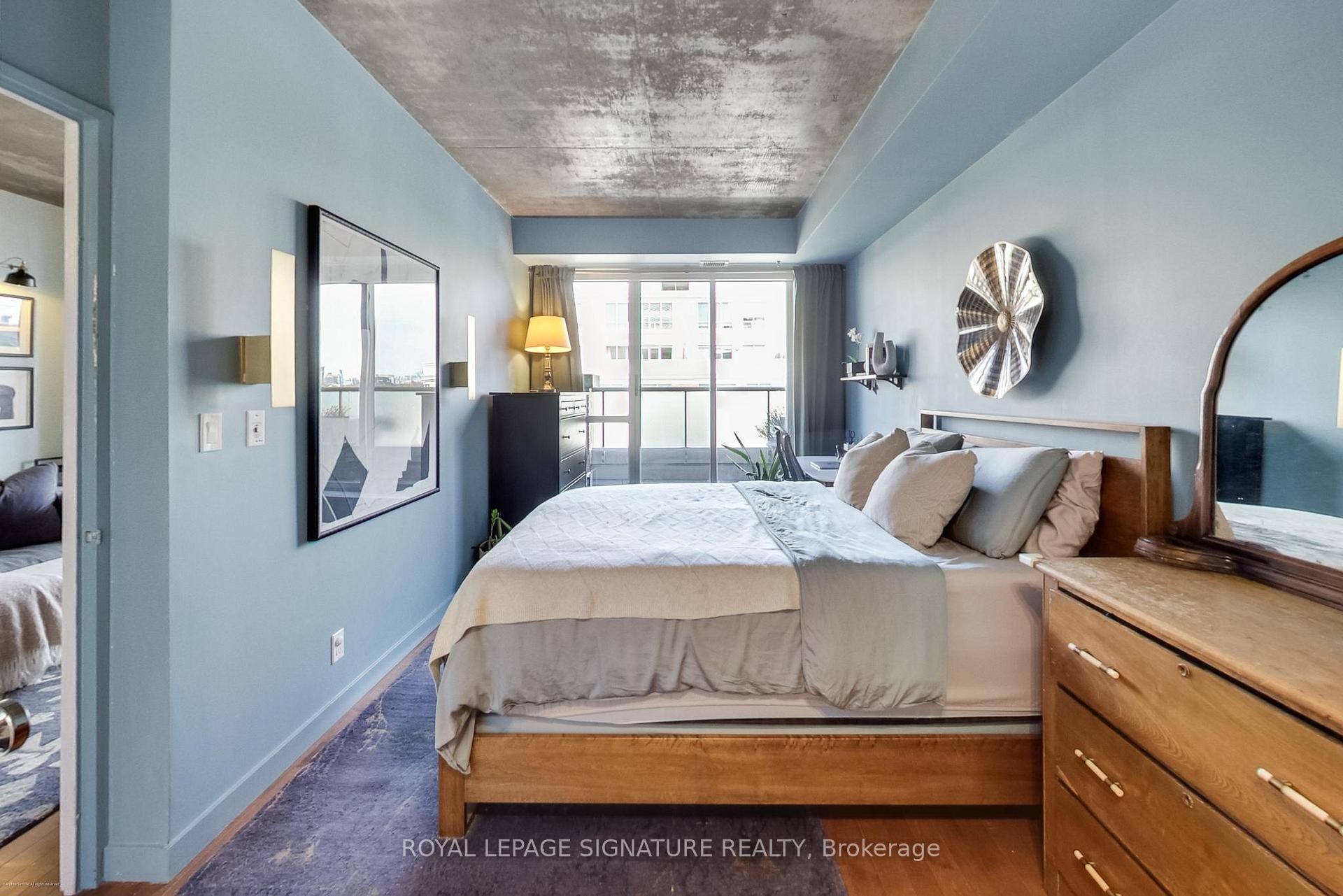 









1005


King

Street West, 718,
Toronto,




ON
M6K 3M8

