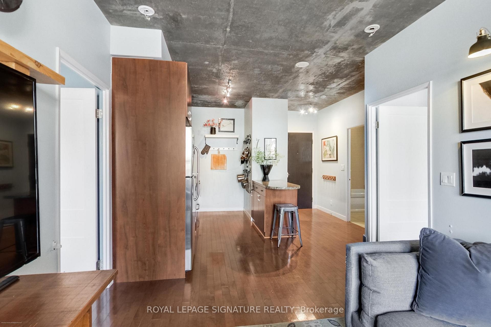 









1005


King

Street West, 718,
Toronto,




ON
M6K 3M8

