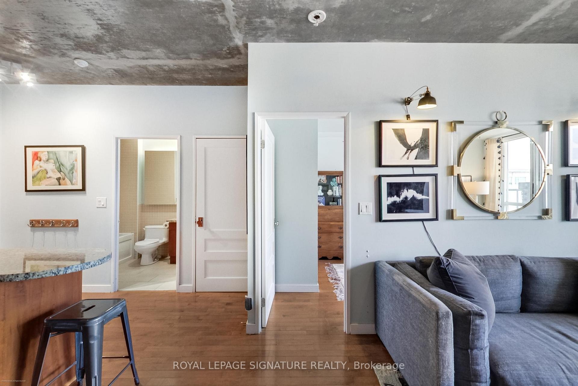 









1005


King

Street West, 718,
Toronto,




ON
M6K 3M8

