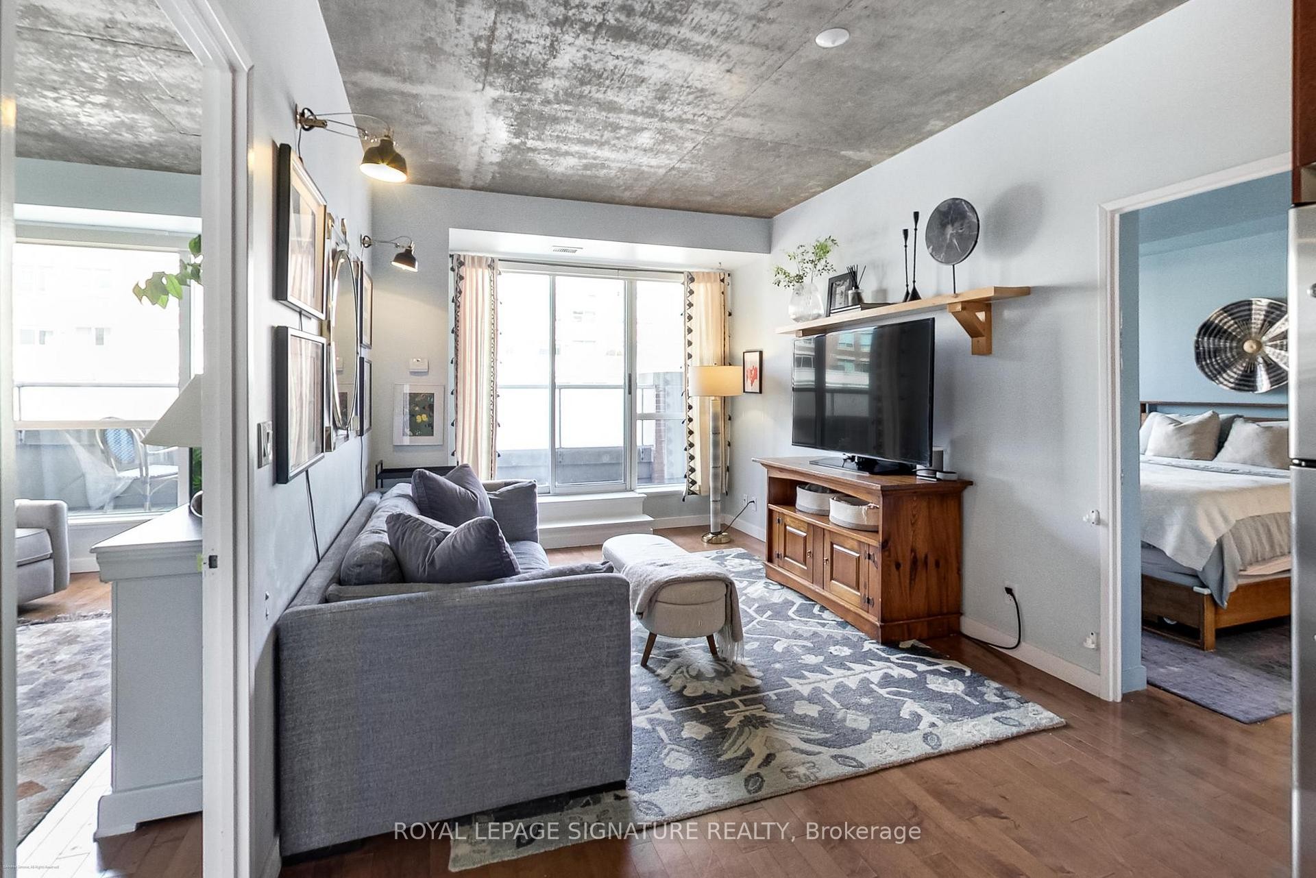 









1005


King

Street West, 718,
Toronto,




ON
M6K 3M8

