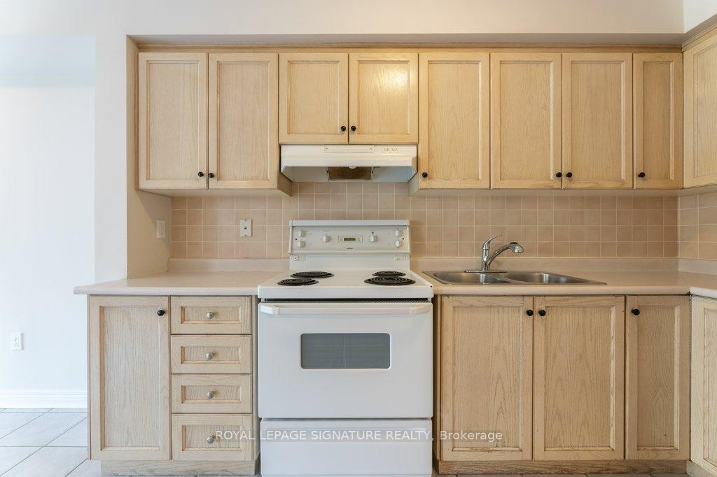 









55


Pottery

Place,
Vaughan,




ON
L4L 9H5

