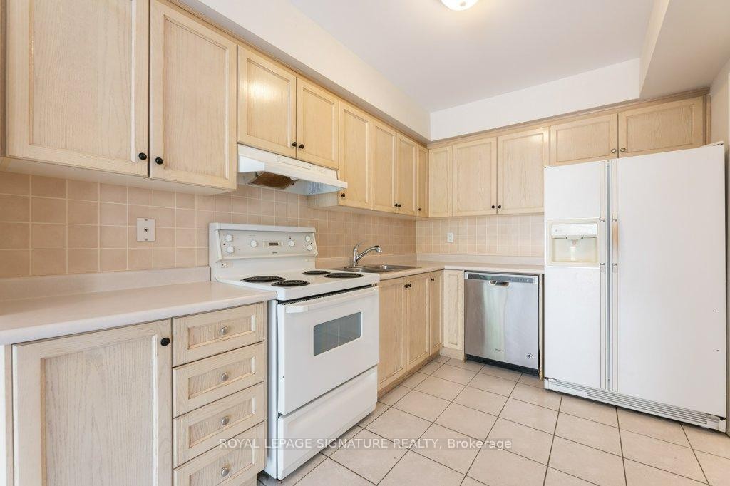 









55


Pottery

Place,
Vaughan,




ON
L4L 9H5

