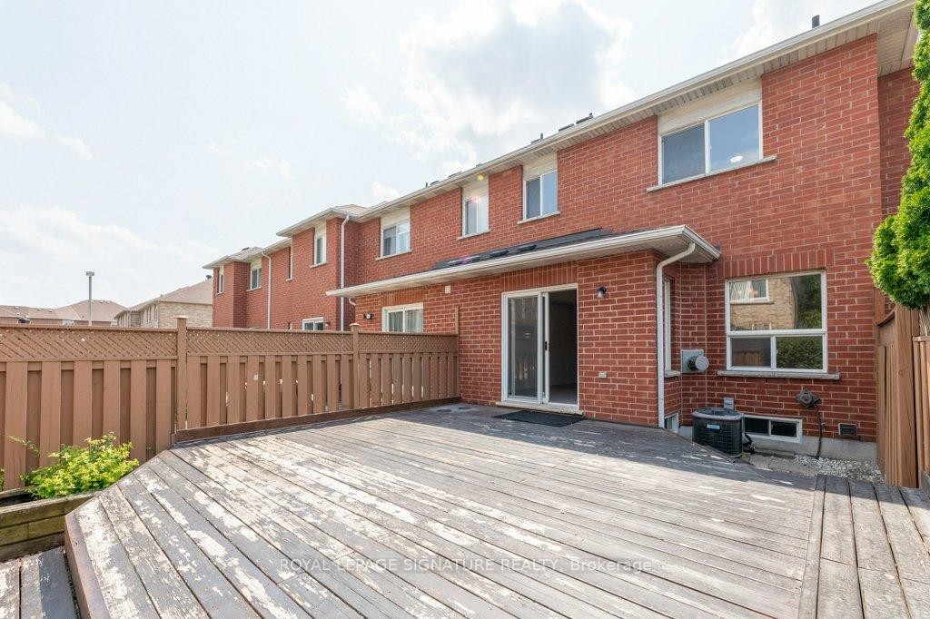 









55


Pottery

Place,
Vaughan,




ON
L4L 9H5

