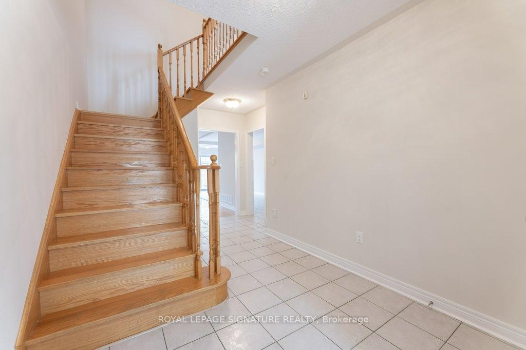 









55


Pottery

Place,
Vaughan,




ON
L4L 9H5

