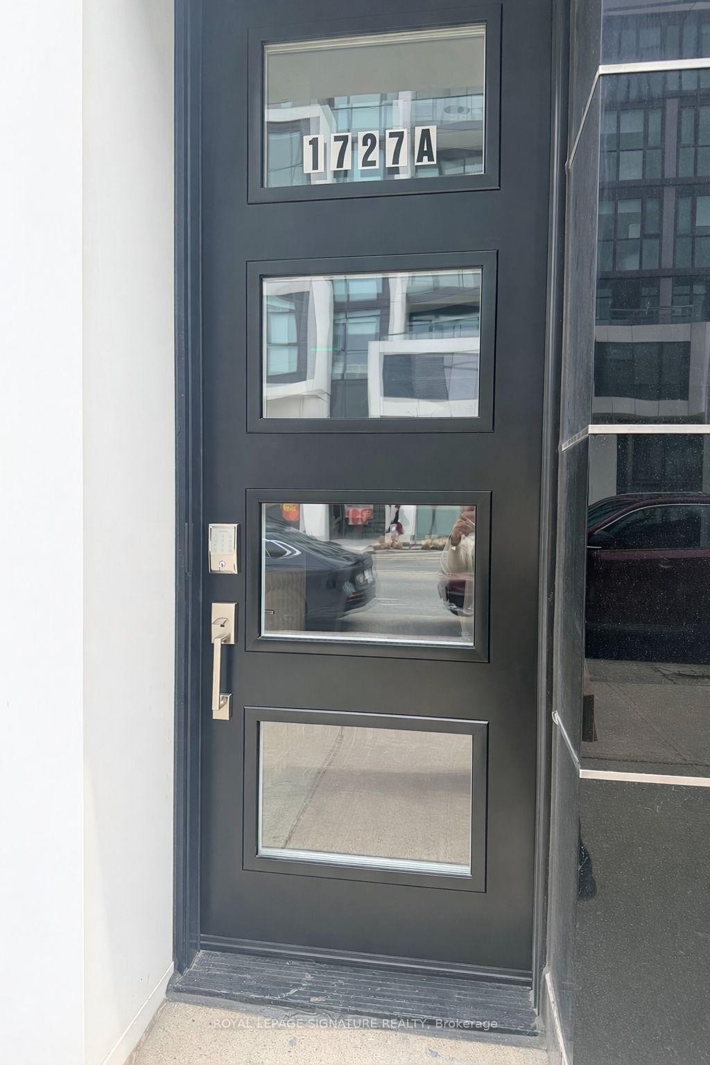 









1727A


Bayview

Avenue, 2,
Toronto,




ON
M4G 3C1

