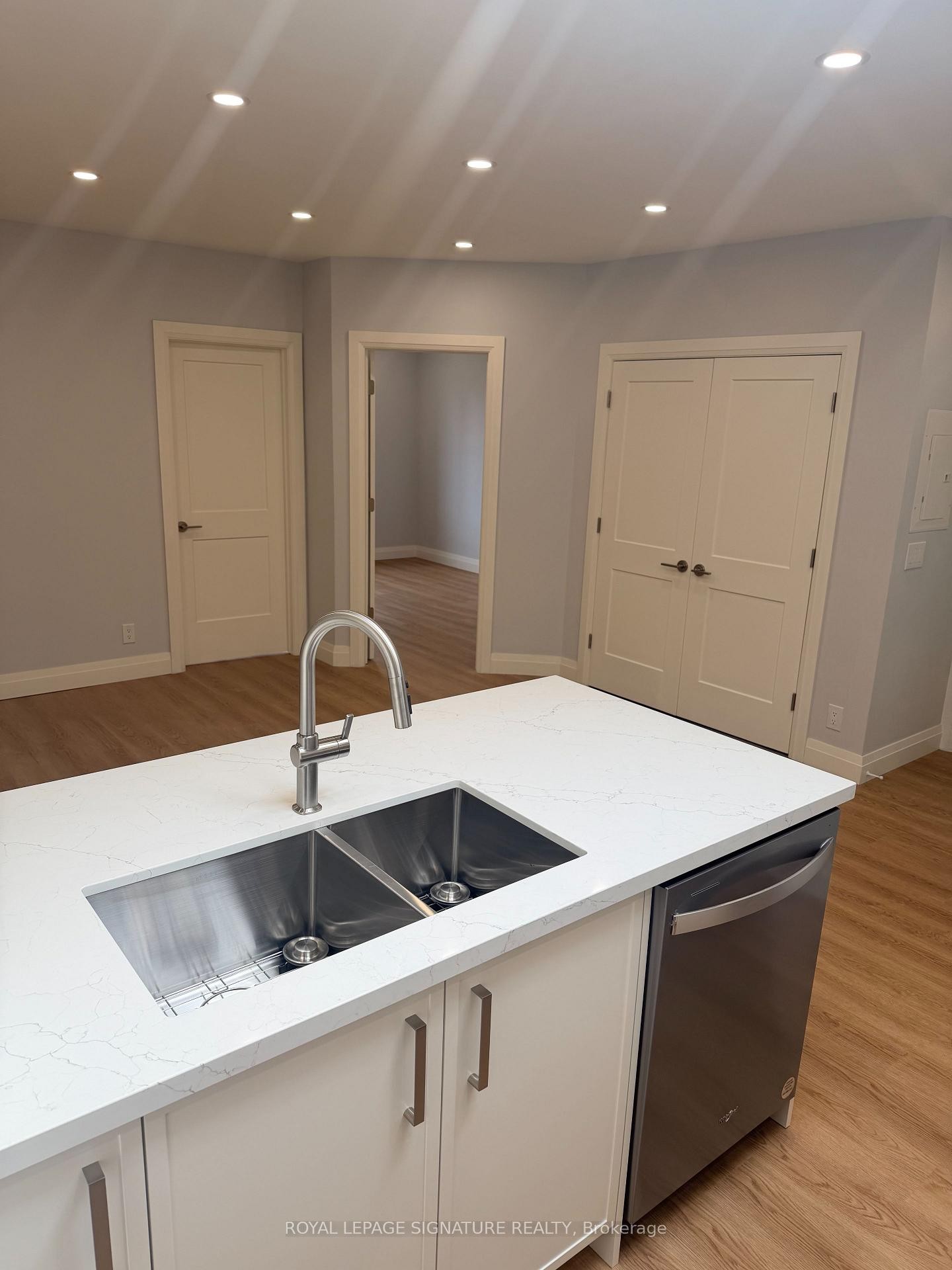 









1727A


Bayview

Avenue, 2,
Toronto,




ON
M4G 3C1

