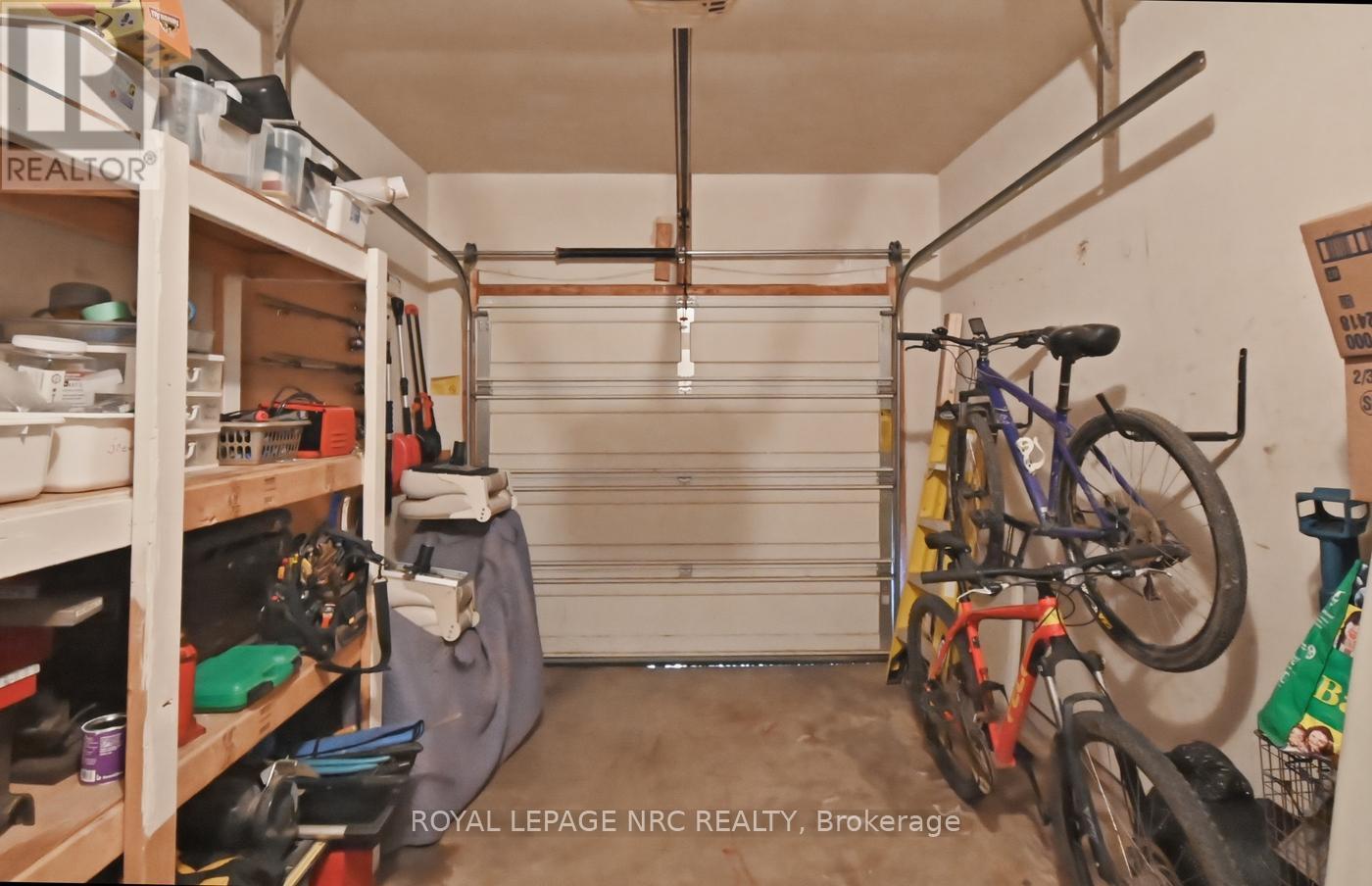 












4393 TAMARAC AVENUE

,
Lincoln (Beamsville),




Ontario
L0R1B8

