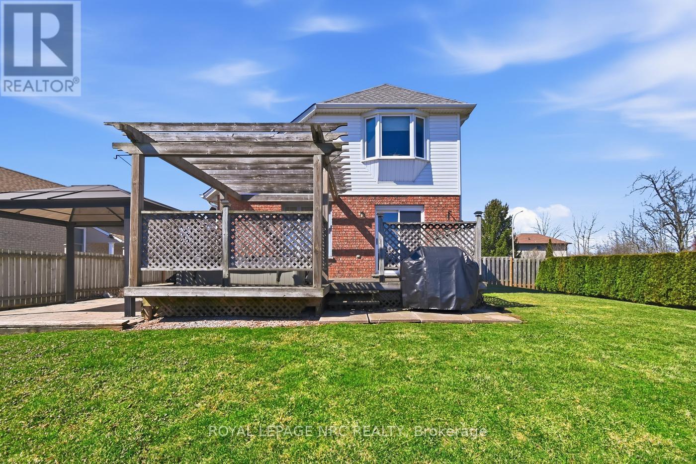 












4393 TAMARAC AVENUE

,
Lincoln (Beamsville),




Ontario
L0R1B8

