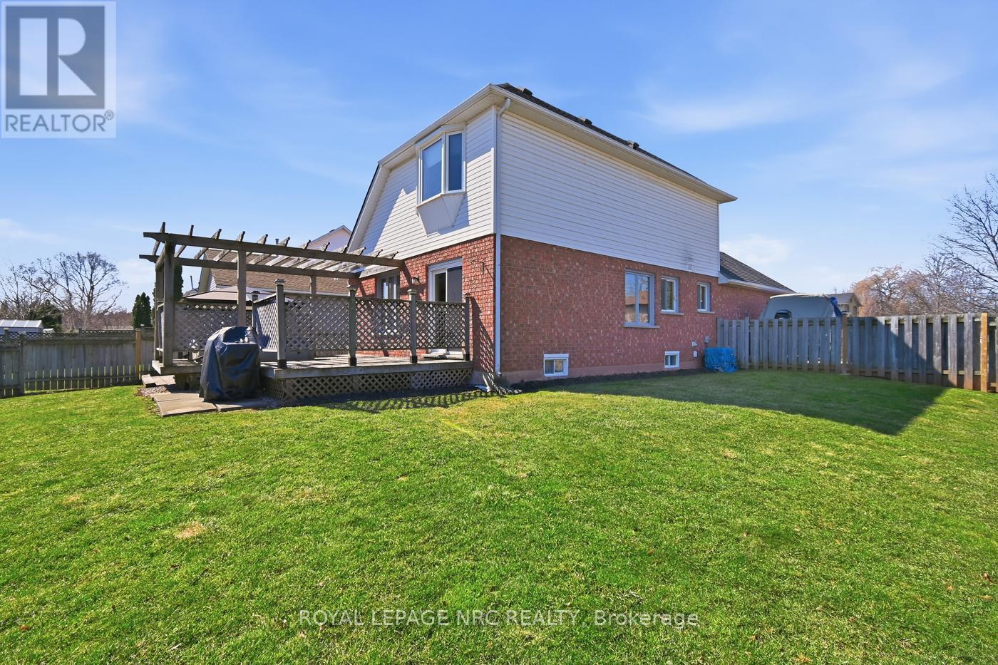 












4393 TAMARAC AVENUE

,
Lincoln (Beamsville),




Ontario
L0R1B8

