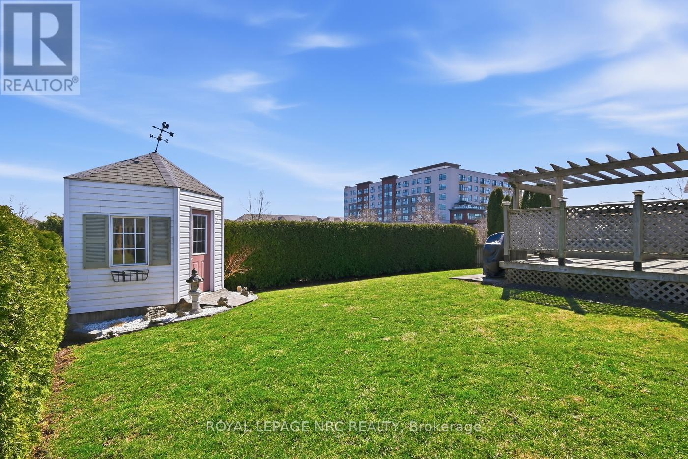 












4393 TAMARAC AVENUE

,
Lincoln (Beamsville),




Ontario
L0R1B8

