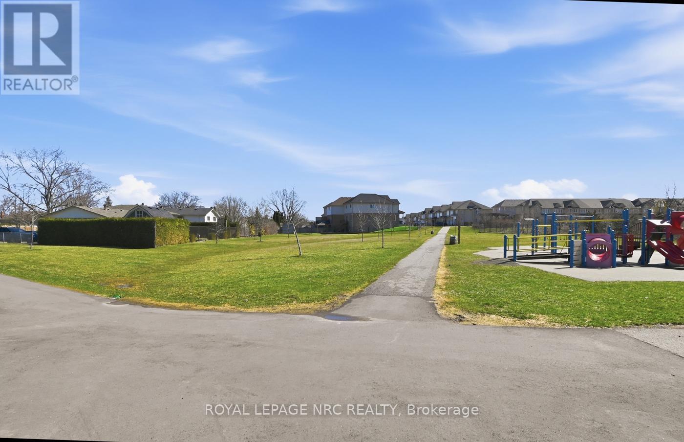 












4393 TAMARAC AVENUE

,
Lincoln (Beamsville),




Ontario
L0R1B8

