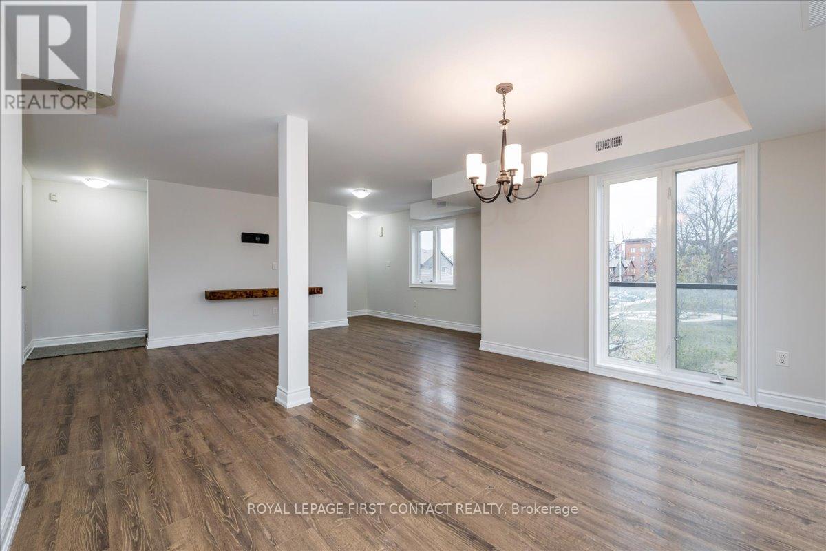 












4 - 35 MADELAINE DRIVE

,
Barrie,




Ontario
L9J0G8

