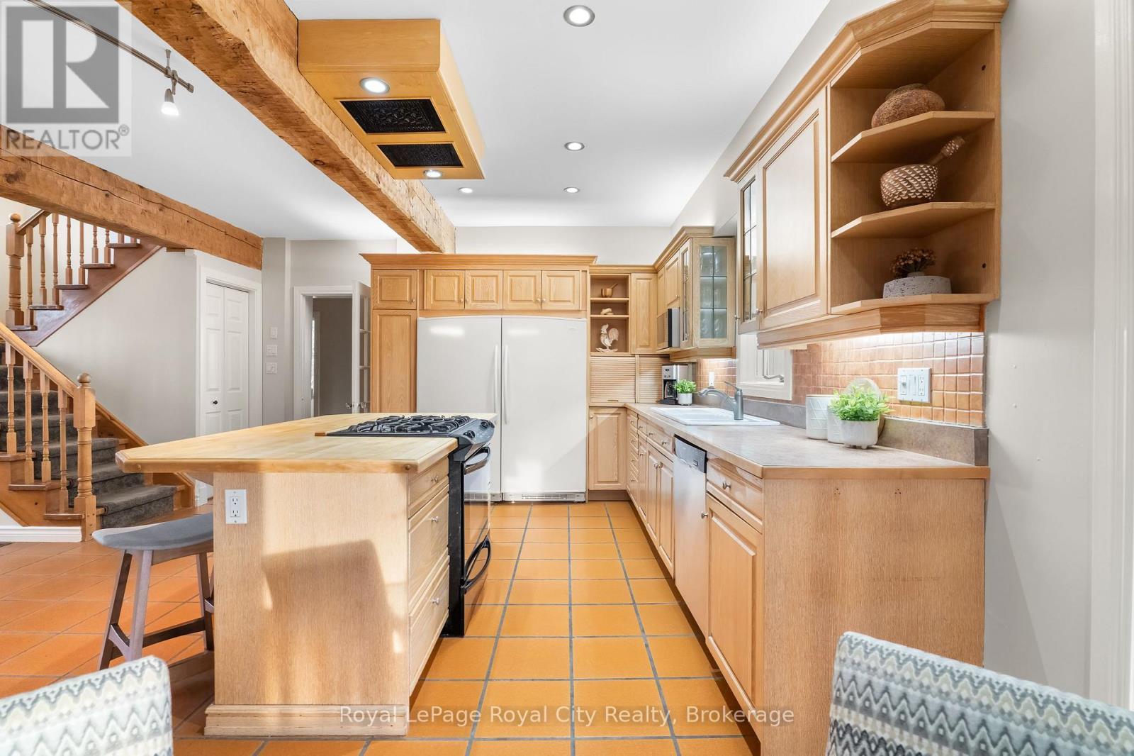 












7306 WELLINGTON RD 21 ROAD

,
Centre Wellington,







Ontario
N0B1S0

