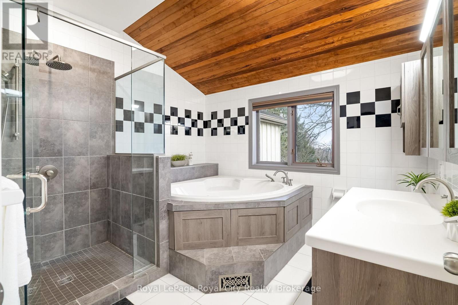 












7306 WELLINGTON RD 21 ROAD

,
Centre Wellington,







Ontario
N0B1S0

