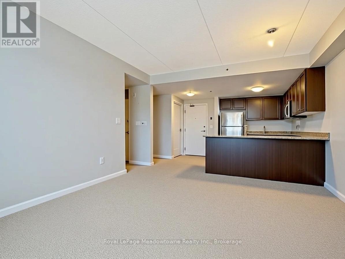 












307 - 43 GOODWIN DRIVE

,
Guelph (Pineridge/Westminster Woods),




Ontario
N1L0E8

