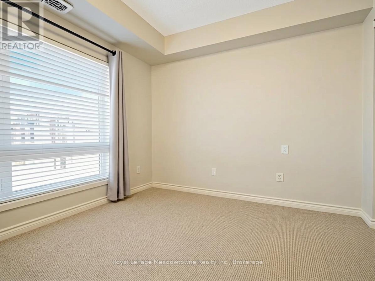 












307 - 43 GOODWIN DRIVE

,
Guelph (Pineridge/Westminster Woods),




Ontario
N1L0E8

